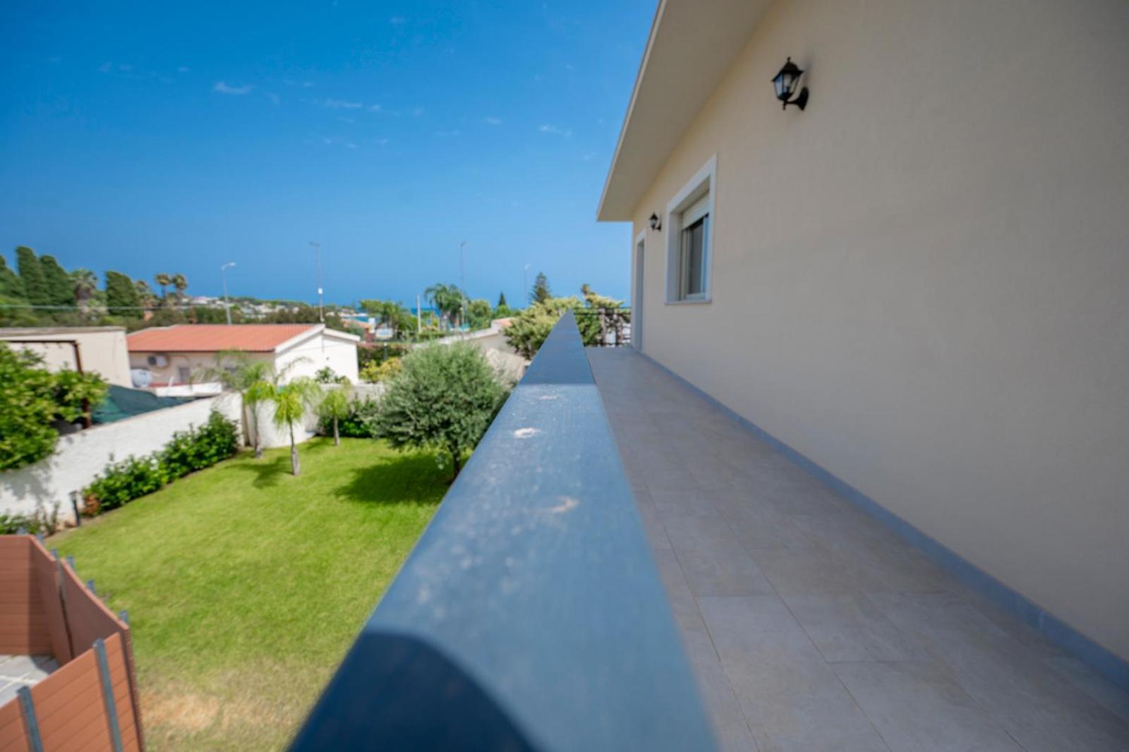 Villa Nisa Apartment Sea View Fontane Bianche Extérieur photo